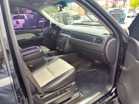 Used 2008 Chevrolet Avalanche LT w/ LT Preferred Equipment Group AWD/4WD image 9