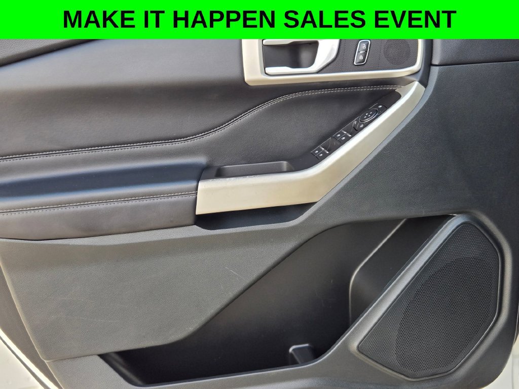 Used 2023 Ford Explorer XLT w/ Equipment Group 202A RWD image 11