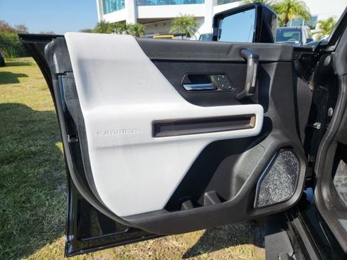 Used 2024 GMC Hummer EV 3X image 28