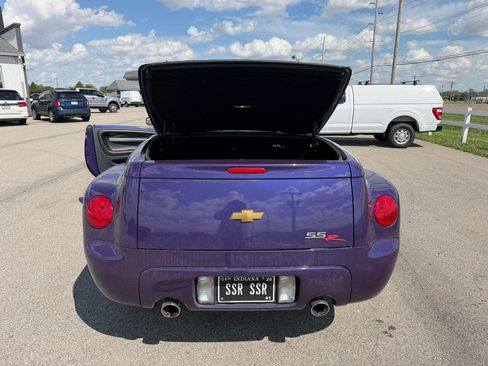 Used 2004 Chevrolet SSR w/ Preferred Equipment Group image 19