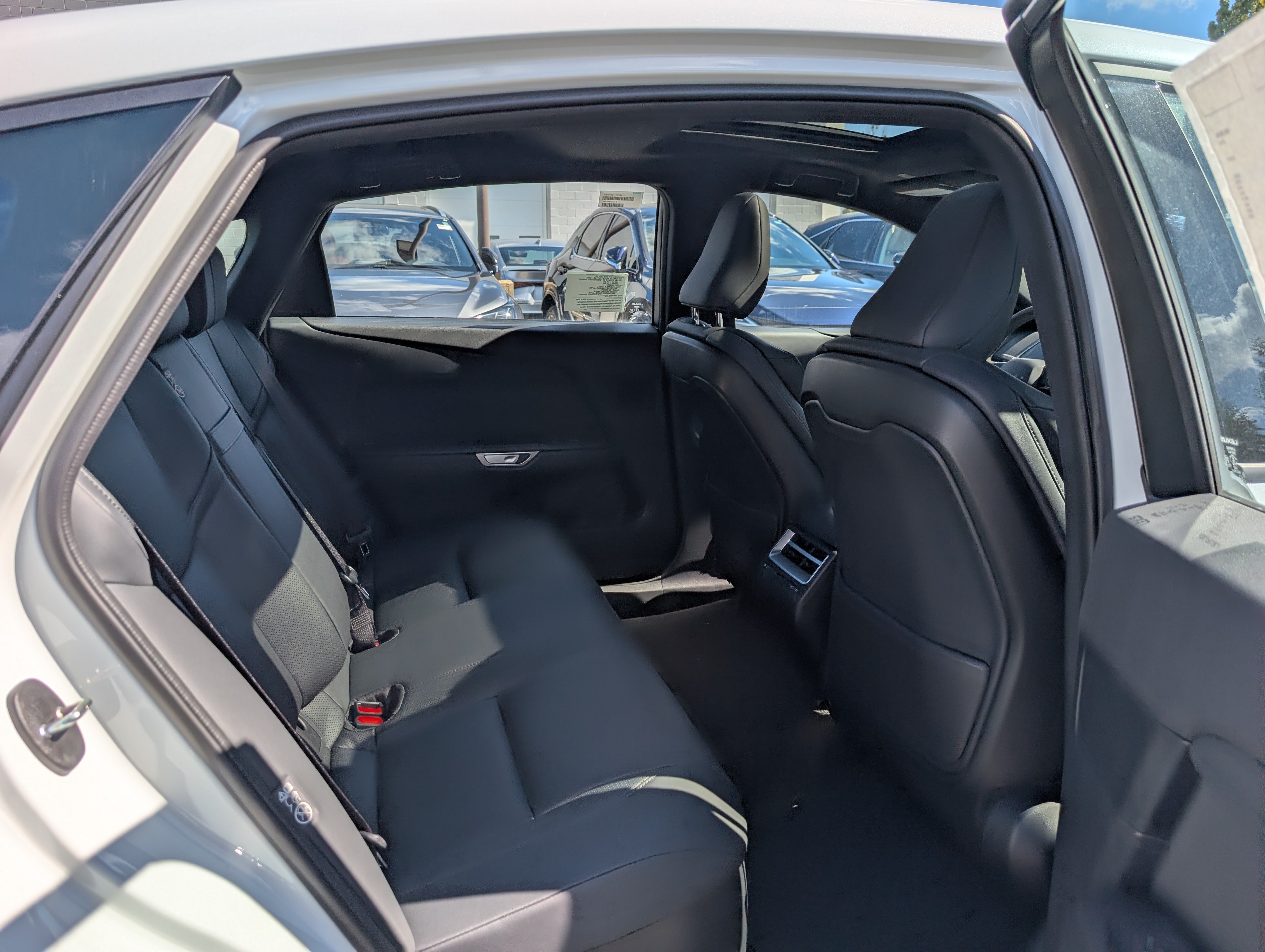 New 2026 Lexus ES 500e w/ Convenience Package AWD/4WD image 8