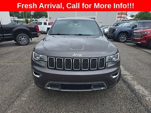 Used 2017 Jeep Grand Cherokee Limited AWD/4WD image 2