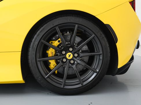 Certified 2022 Ferrari F8 Tributo image 41