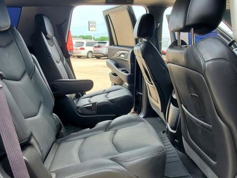 Used 2016 Cadillac Escalade Luxury AWD/4WD image 17