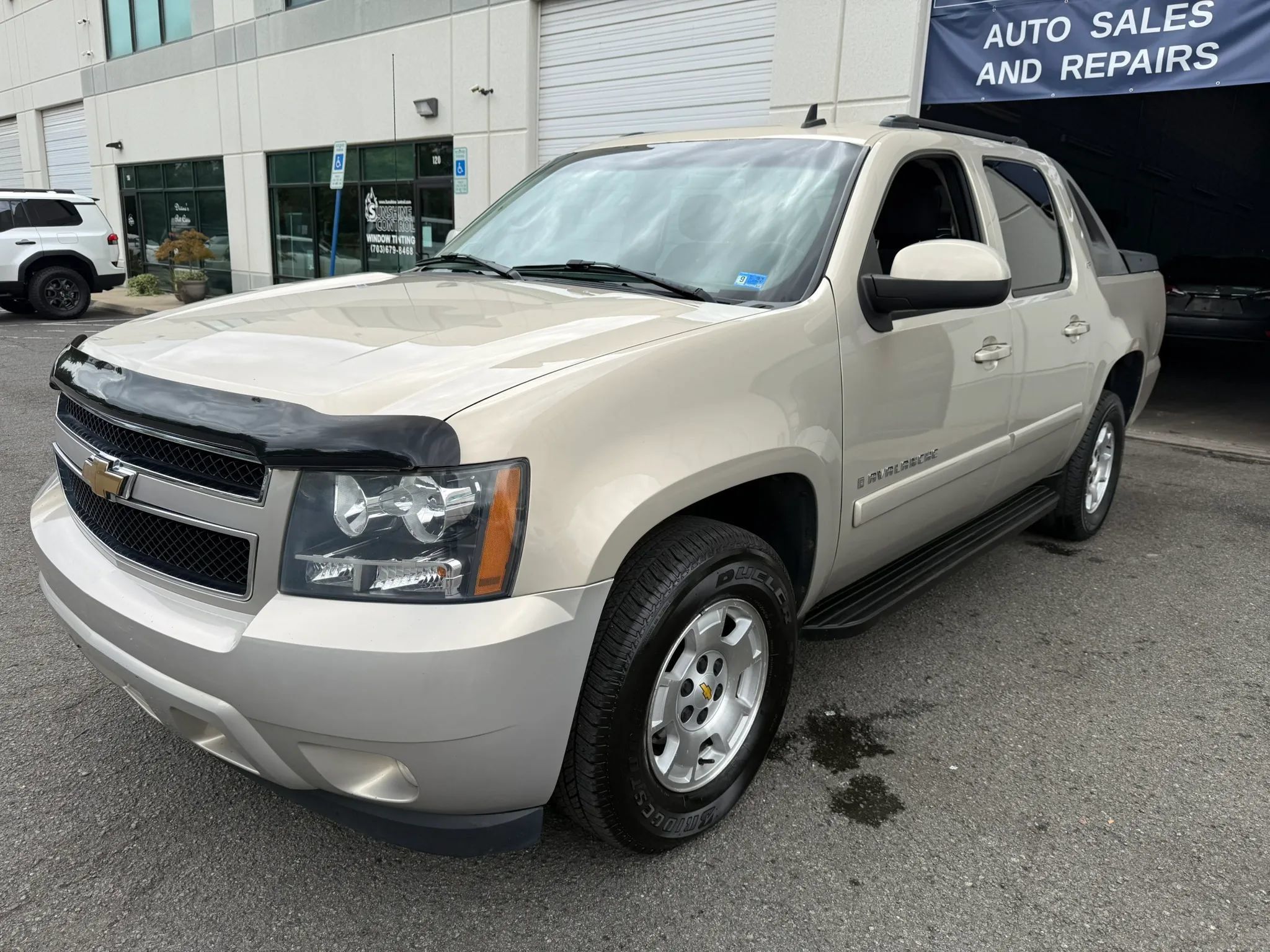 Used 2008 Chevrolet Avalanche LT AWD/4WD image 5