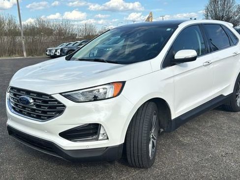 Certified 2022 Ford Edge Titanium w/ Class II Trailer Tow Package image 7