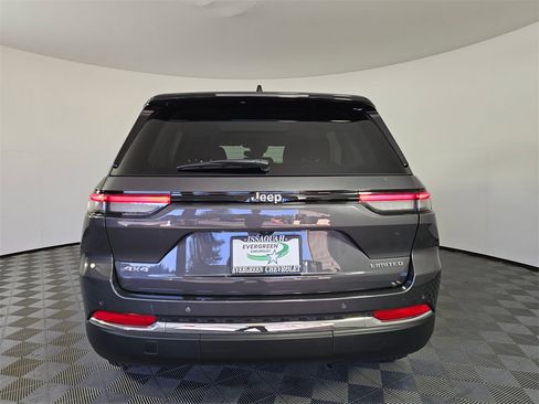 Used 2022 Jeep Grand Cherokee Limited image 6