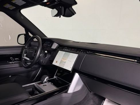 Used 2024 Land Rover Range Rover SE AWD/4WD image 19