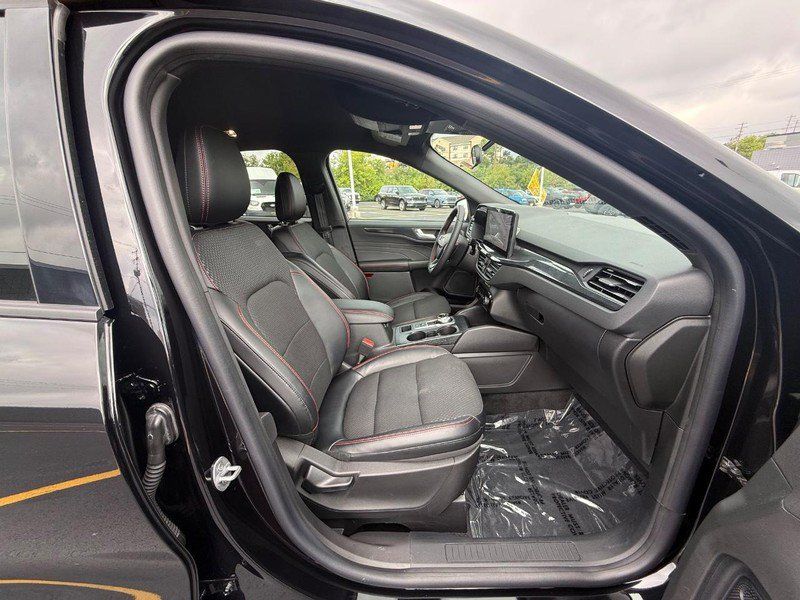 Used 2023 Ford Escape ST-Line w/ Tech Pack #1 AWD/4WD image 14