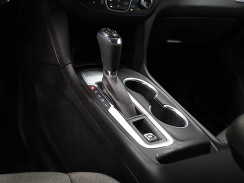 Used 2020 Chevrolet Equinox LT w/ Driver Convenience Package FWD image 26