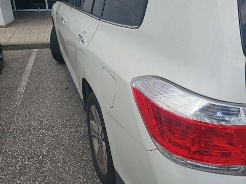 Used 2012 Toyota Highlander Limited FWD image 6