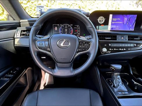 Used 2025 Lexus ES 350 image 5