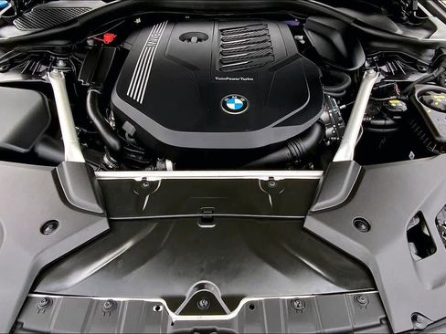 Used 2022 BMW 540i w/ M Sport Package image 31