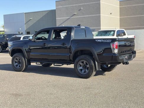 Used 2020 Toyota Tacoma TRD Off-Road w/ Technology Package AWD/4WD image 9