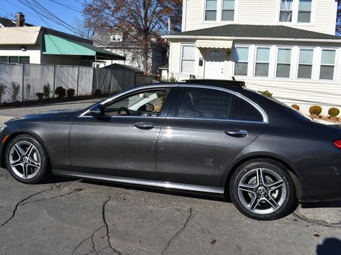 Used 2023 Mercedes-Benz E 350 4MATIC Sedan w/ Premium Package image 9