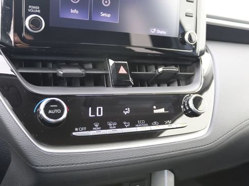 Used 2022 Toyota Corolla Cross LE AWD/4WD image 24