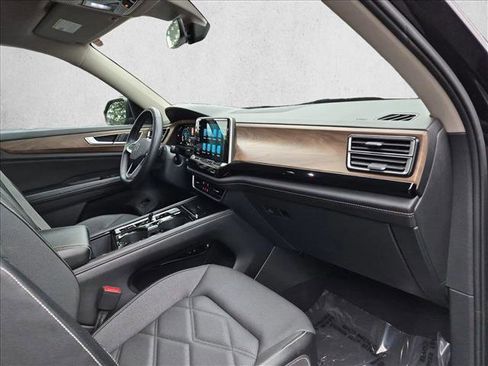 Used 2024 Volkswagen Atlas SE FWD image 22