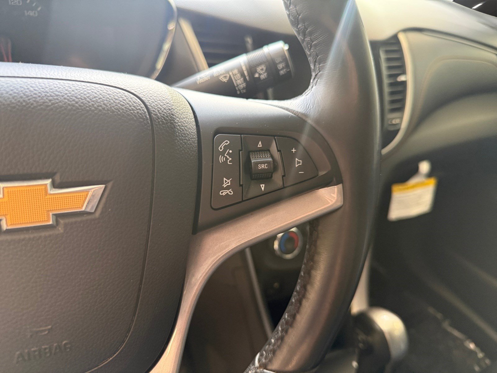 Used 2022 Chevrolet Trax LT w/ Sport Edition FWD image 25