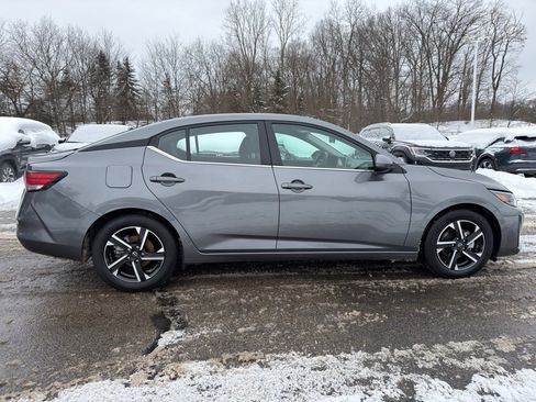 Used 2024 Nissan Sentra SV image 8