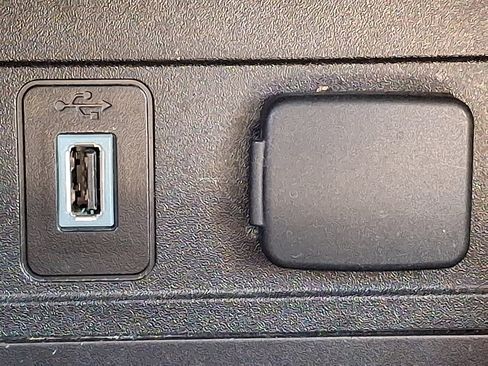 Used 2017 Ford Escape Titanium w/ Equipment Group 301A image 25