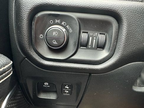 Used 2025 RAM 1500 Laramie image 15