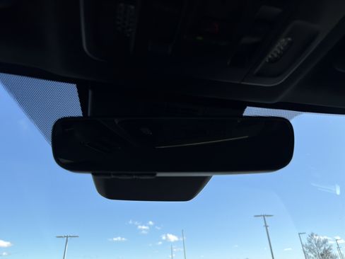 Used 2025 Toyota Camry SE w/ Multimedia Upgrade Package image 27