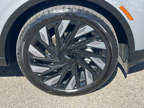 Used 2025 Lincoln Nautilus Reserve AWD/4WD image 28