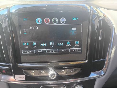 Used 2018 Chevrolet Traverse LT AWD/4WD image 9