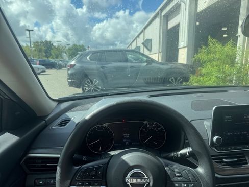 Used 2026 Nissan Altima 2.5 SV FWD image 33