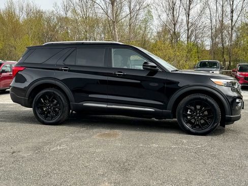 Certified 2023 Ford Explorer Limited w/ Equipment Group 301A AWD/4WD image 2