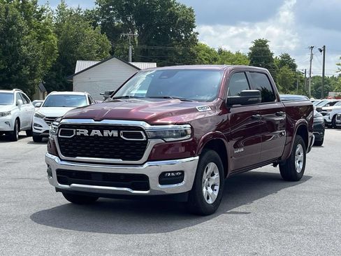 Used 2025 RAM 1500 Big Horn AWD/4WD image 3