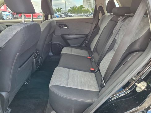 Used 2022 Nissan Rogue SV FWD image 6