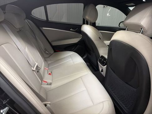 Used 2023 Genesis G70 2.0T RWD image 28