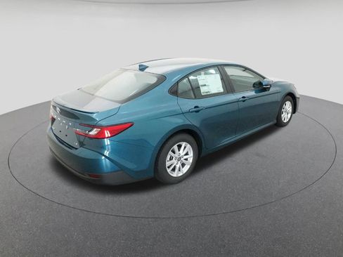 New 2025 Toyota Camry LE image 9