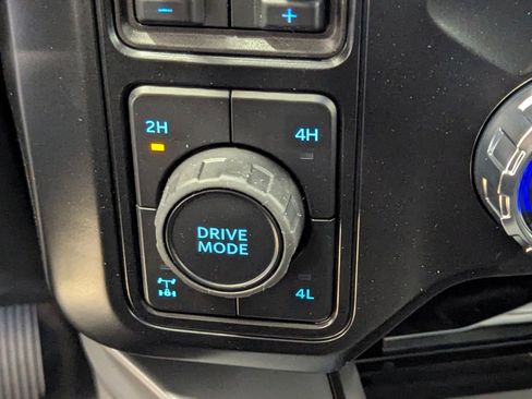 New 2026 Ford F250 Lariat w/ Chrome Package image 28