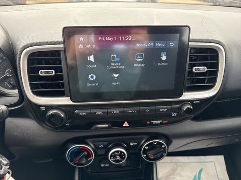Used 2021 Hyundai Venue SE FWD image 18