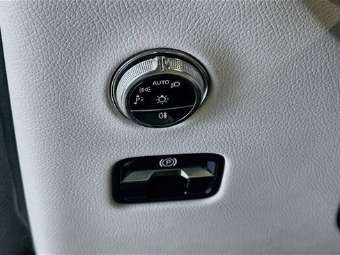 Certified 2026 Mercedes-Benz GLC 300 image 10