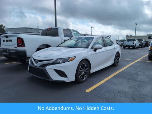 Used 2018 Toyota Camry SE w/ Moonroof Package FWD image 1
