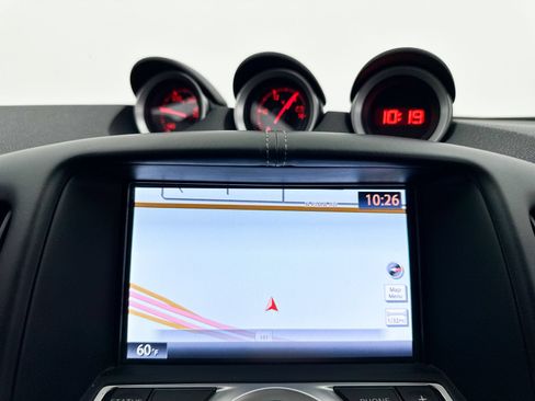 Used 2015 Nissan 370Z Touring RWD image 4