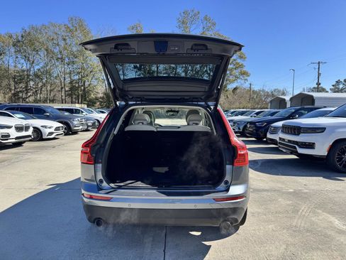 Used 2018 Volvo XC60 T5 Momentum w/ Vision Package image 23