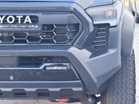 Used 2025 Toyota Tacoma TRD Pro AWD/4WD image 8