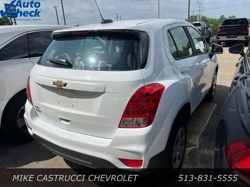 Used 2017 Chevrolet Trax LS FWD image 3