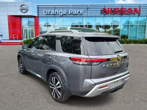 Used 2023 Nissan Pathfinder Platinum w/ Cargo Package AWD/4WD image 3