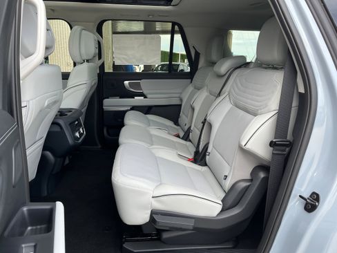 New 2026 Ford Expedition Max Platinum w/ Platinum Ultimate Package AWD/4WD image 6