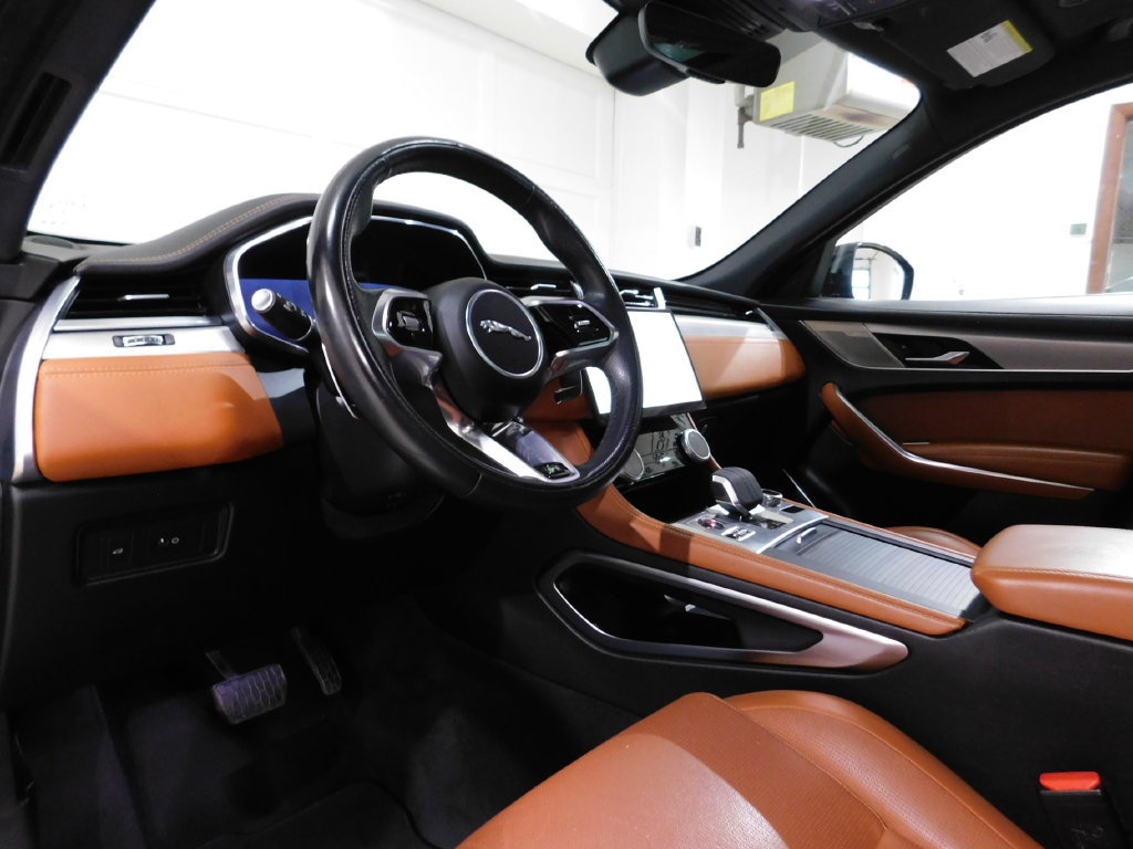 Used 2023 Jaguar F-PACE R-Dynamic S AWD/4WD image 24