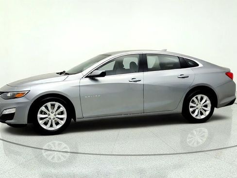 Used 2024 Chevrolet Malibu LT FWD image 8
