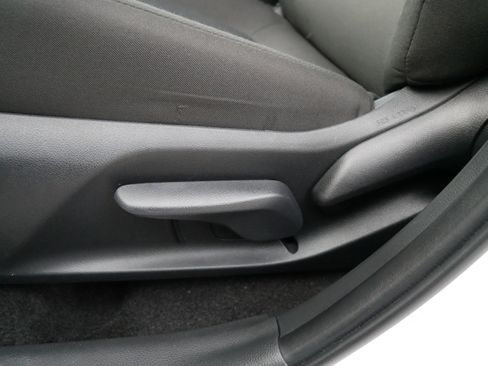 Used 2025 Toyota RAV4 LE image 15