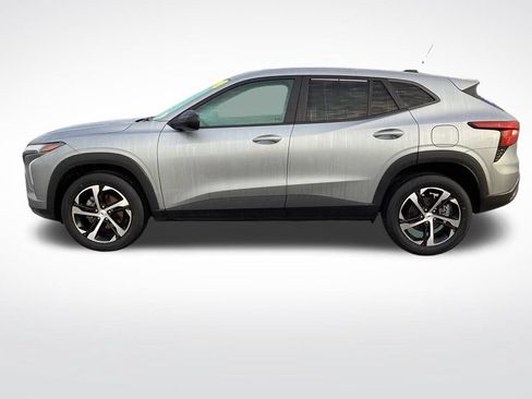 Used 2024 Chevrolet Trax RS FWD image 6