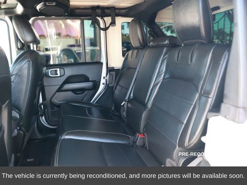 Used 2022 Jeep Wrangler Unlimited Sahara image 37