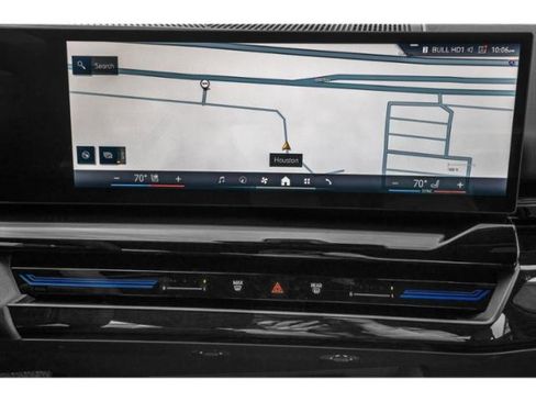 Certified 2025 BMW 530i image 18